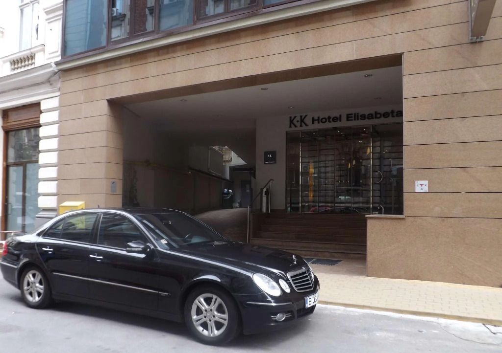 Peakture Hotel