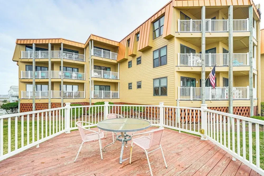 Steps to the Beach: Oceanfront Condo w/ Lanai!