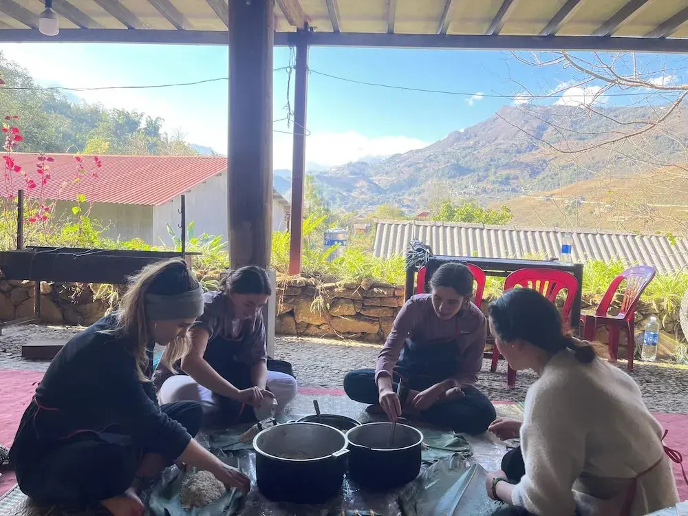 Bees Homestay Sapa & Trekking