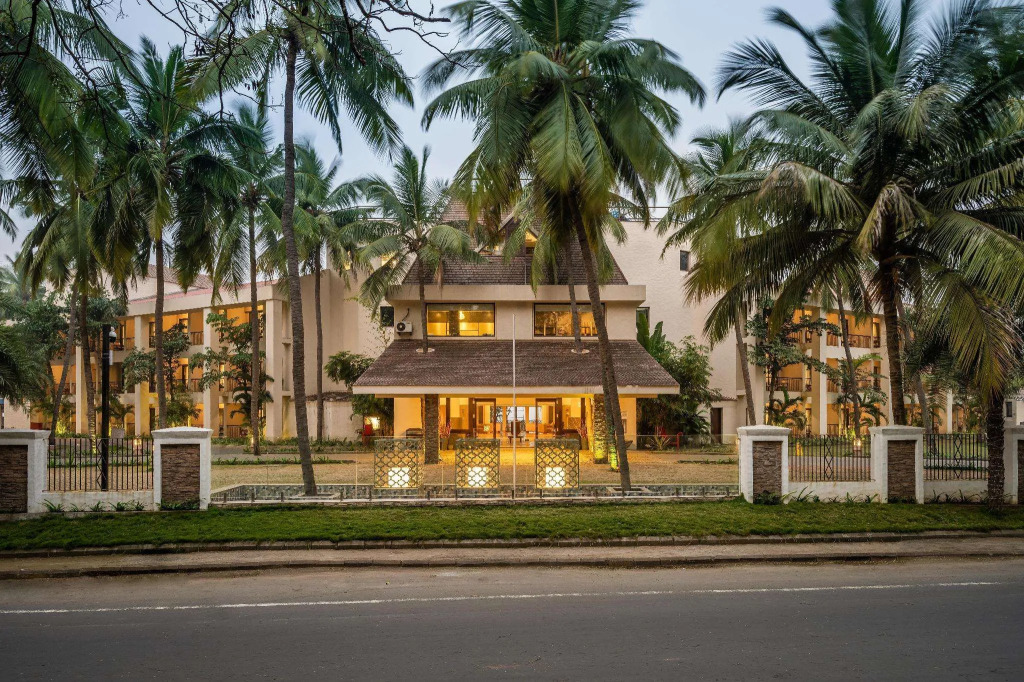 Silver Waves Resort & Spa - Daman
