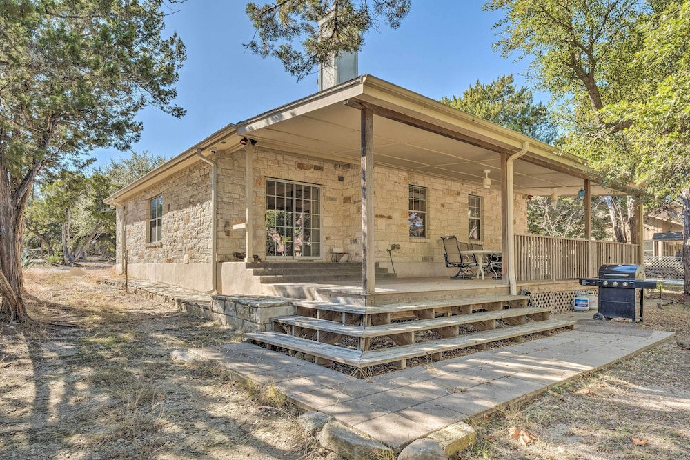 Covered Deck & 2-story Dock: Lake Travis Home!