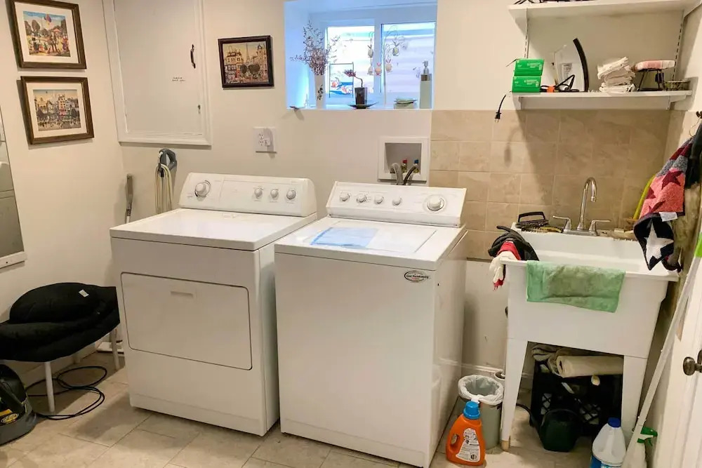 3 Mi to Nih! Spacious Bethesda Apt w/ Yard