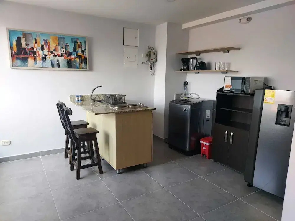 La 70 Laureles Condo cold AC