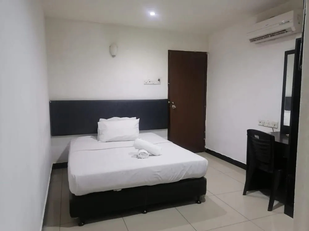 OYO 90392 Pulai City Hotel