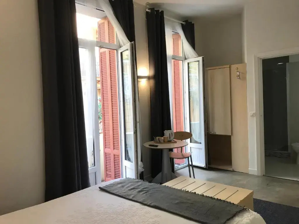 Azur Hotel