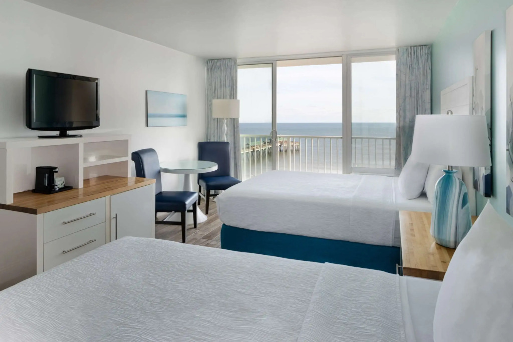 Tides Folly Beach, Charlestons Oceanfront Hotel