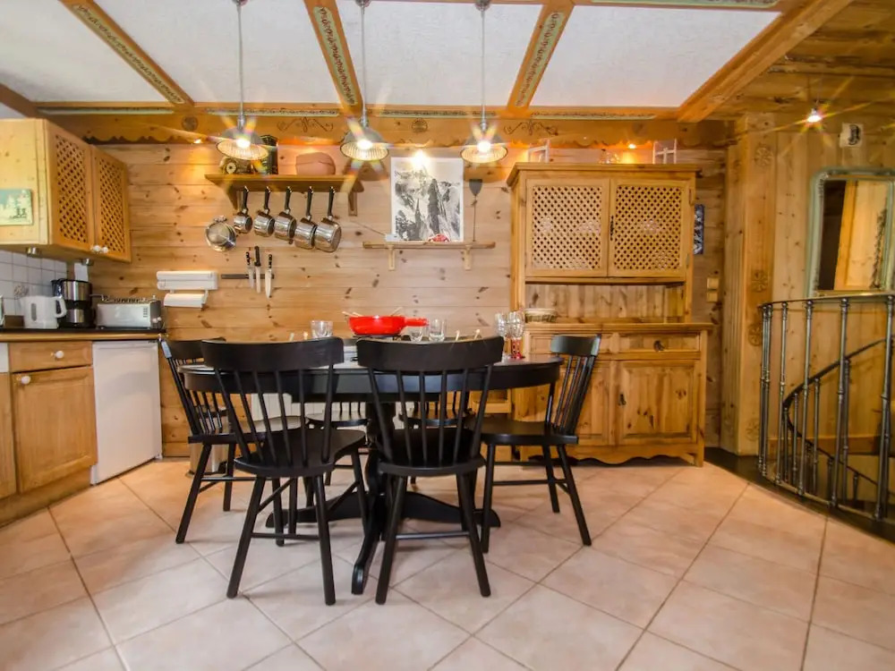 Beautiful Apartment With a Somewhat Unusual Layout Less Than 1km From the Slopes