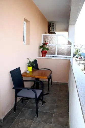 Apartments Miše