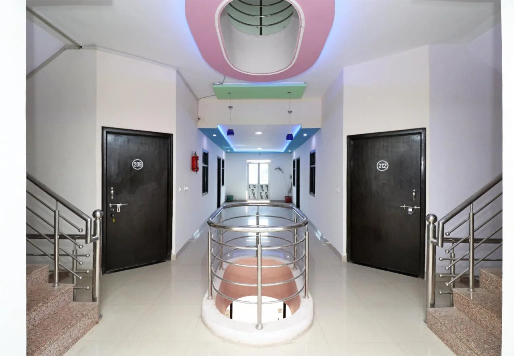 Hotel Taj Paradise