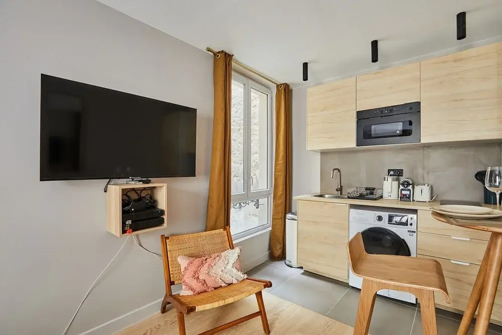 Superb & New Studio Eiffel Tower