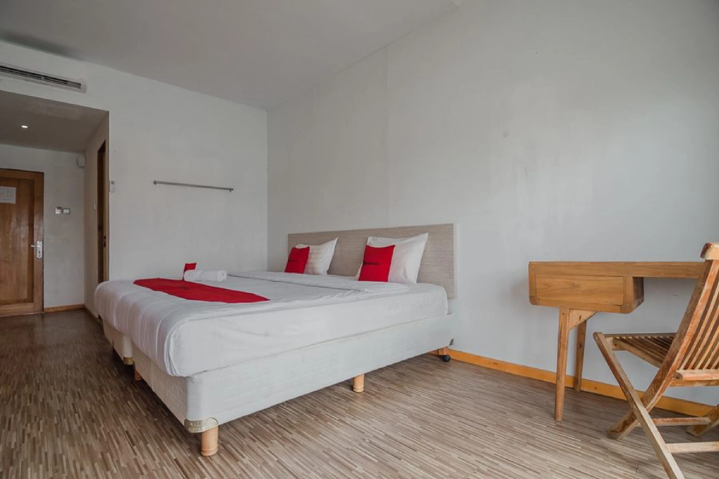 RedDoorz near Pantai Coastarina Batam