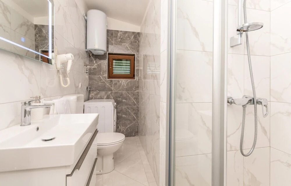 Gorgeous Home In Donje Rastane