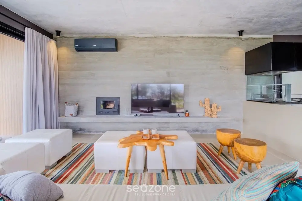Modern House With Pool Next to Surfland Roi00