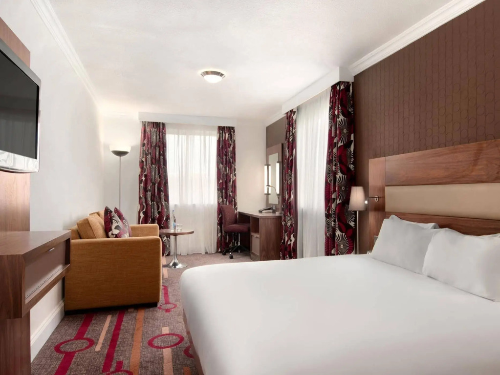 DoubleTree by Hilton Bristol North