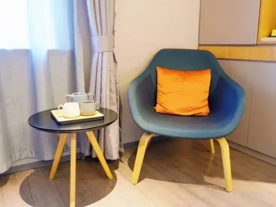 Homeinn Selected Hotel (Jixi Railway Station Central Street Dashang Xinmate)