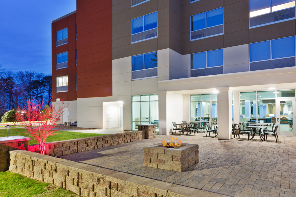 Holiday Inn Express & Suites Cartersville by IHG