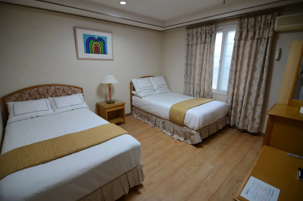 Four Season Youth Hostel