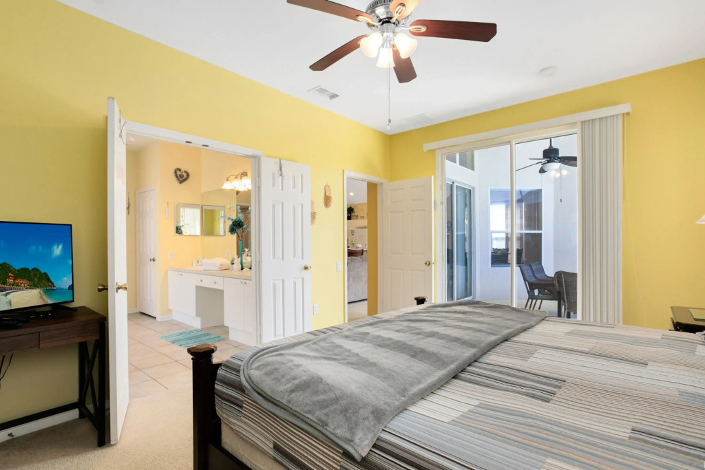 Fantastic Resort 5BR House - South Facing Pool Spa