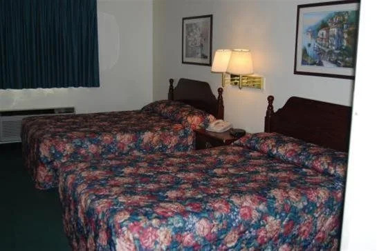 Brookshire Inn & Suites