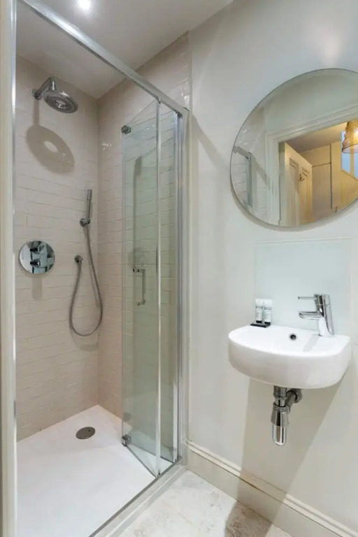Stunning 2 Bed Apt W Garden in Clapham
