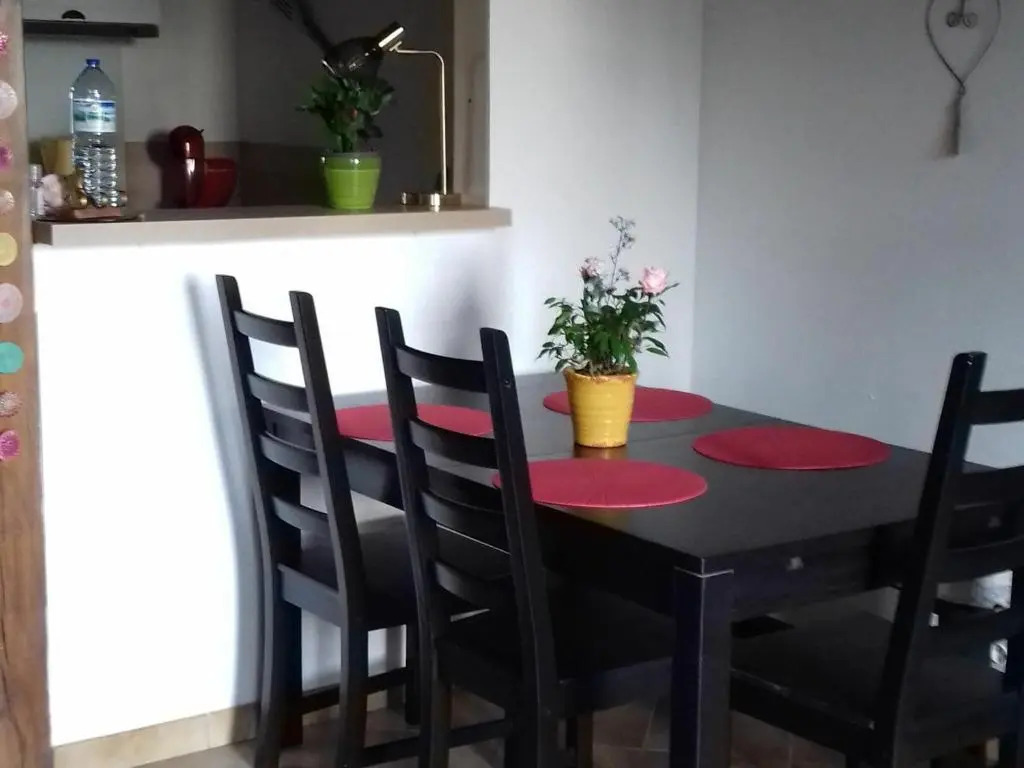 Gîte au calme avec verger, à proximité de randonnées et sites culturels - FR-1-586-9