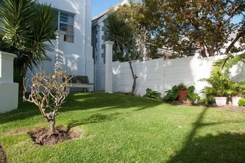 Altona Lodge