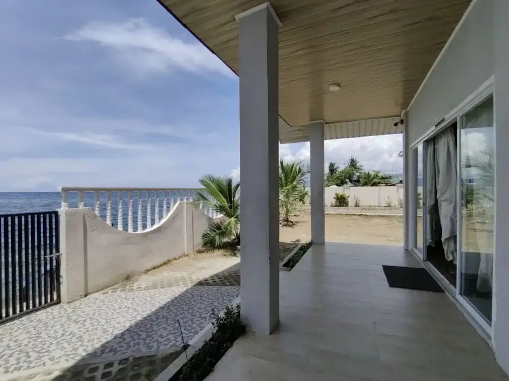 Sea Breeze Beachfront Villa Cebu