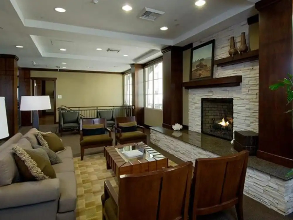 Global Luxury Suites at Commodore Drive