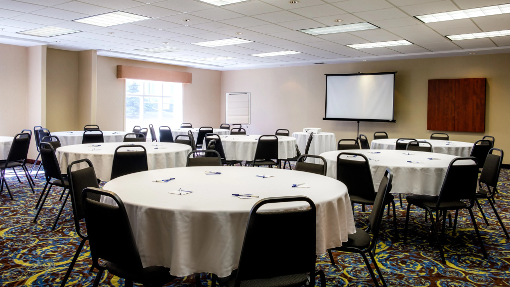 Holiday Inn Express Hotel & Suites - Edmonton International Airport by IHG