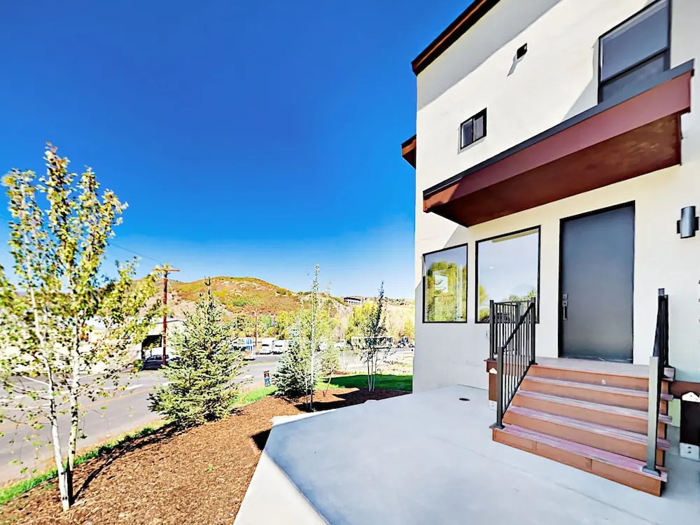 702 Gilpin Street Townhome 3 Bedrooms 3.5 Bathrooms Townhouse