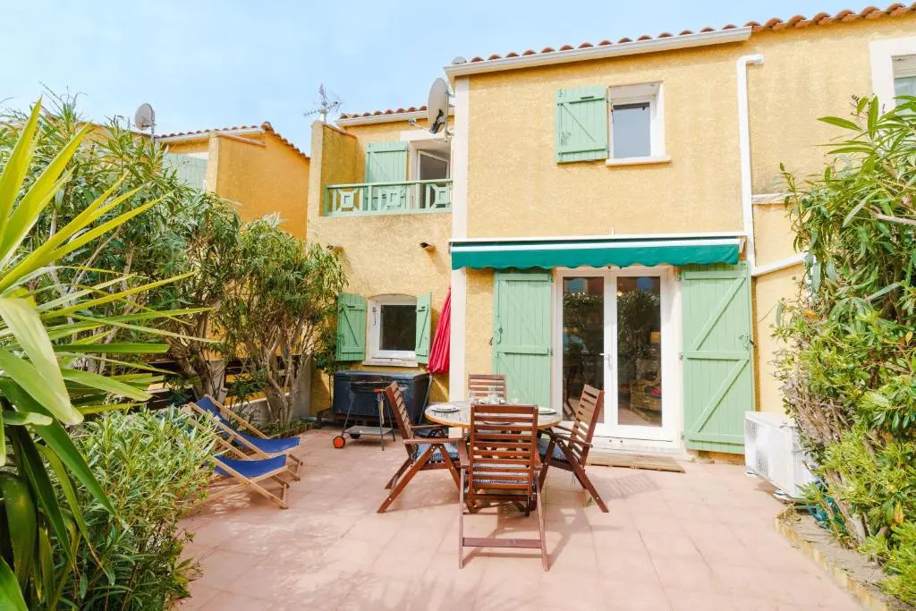 JC82 : Villa 4 pièces 6 couchages NARBONNE-PLAGE