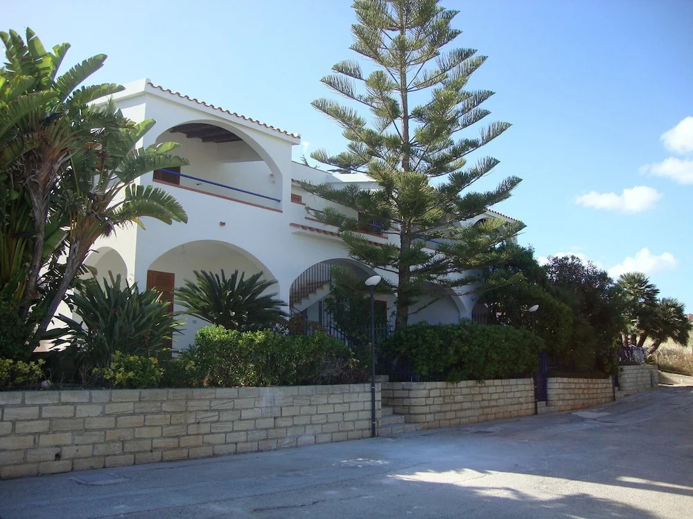 Holiday Home in Sciacca Mare Tennis Soccer Field, Barbecue, Wifi, Kitchenette