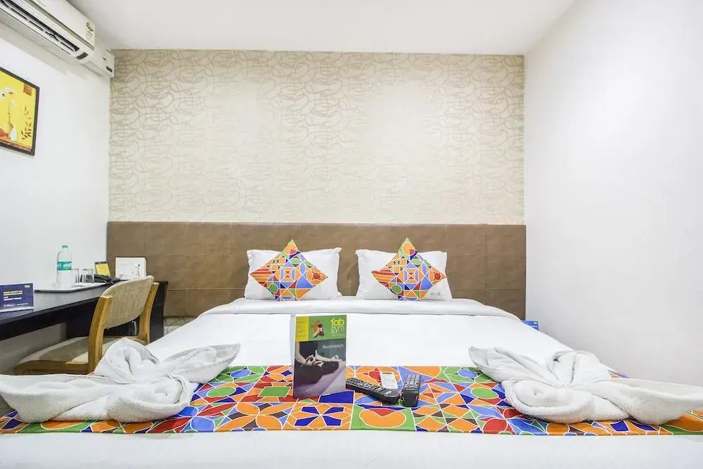 FabHotel 4 Seasons Silk Board