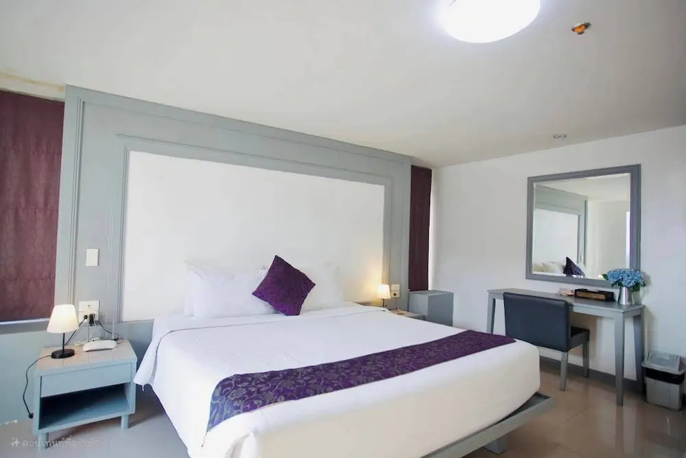 Convenient Grand Plus Hotel Suvarnabhumi