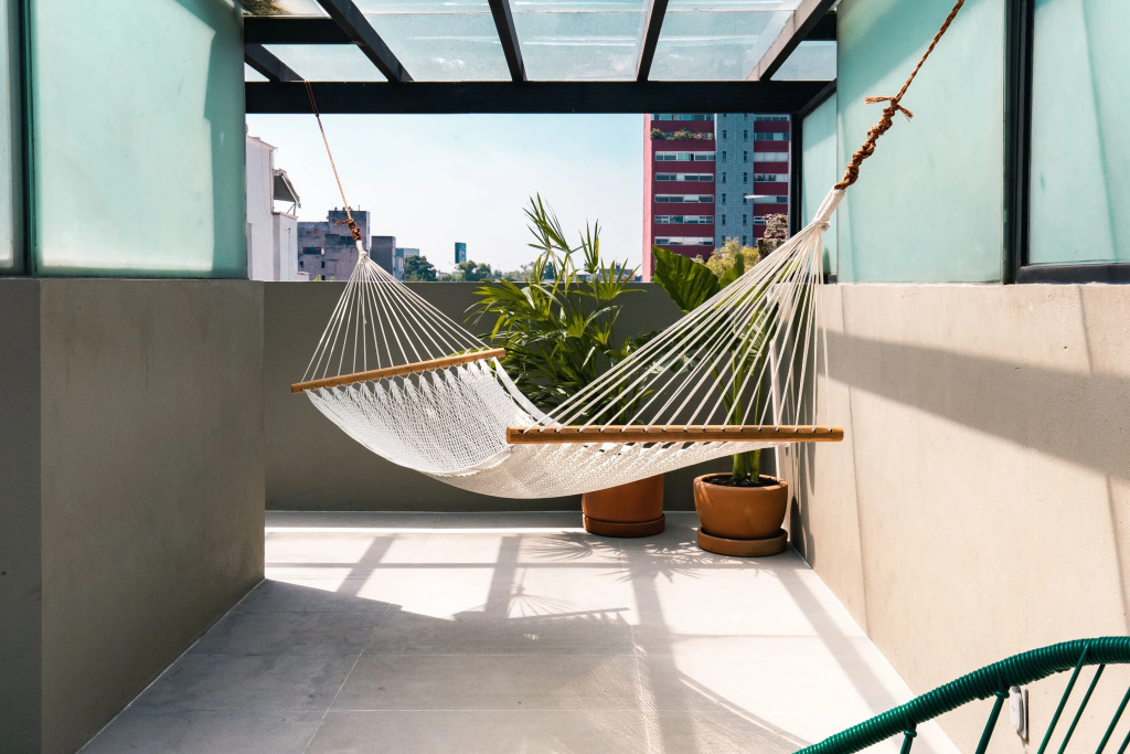 Stunning PH with Private Roof Terrace