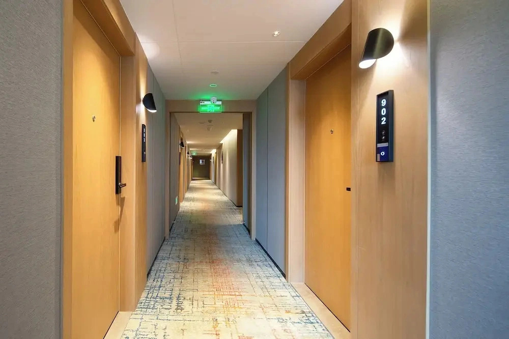 Rezen Langham Honor International Hotel Canton Fair Complex Kecun Metro Station Branch