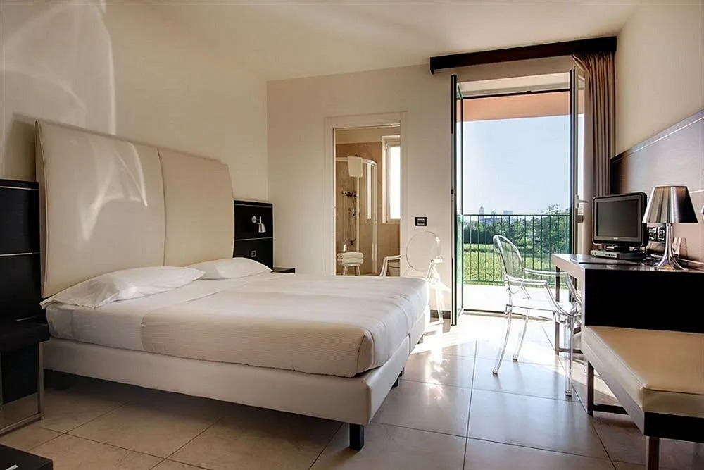 HOTEL HMR RHO Milano