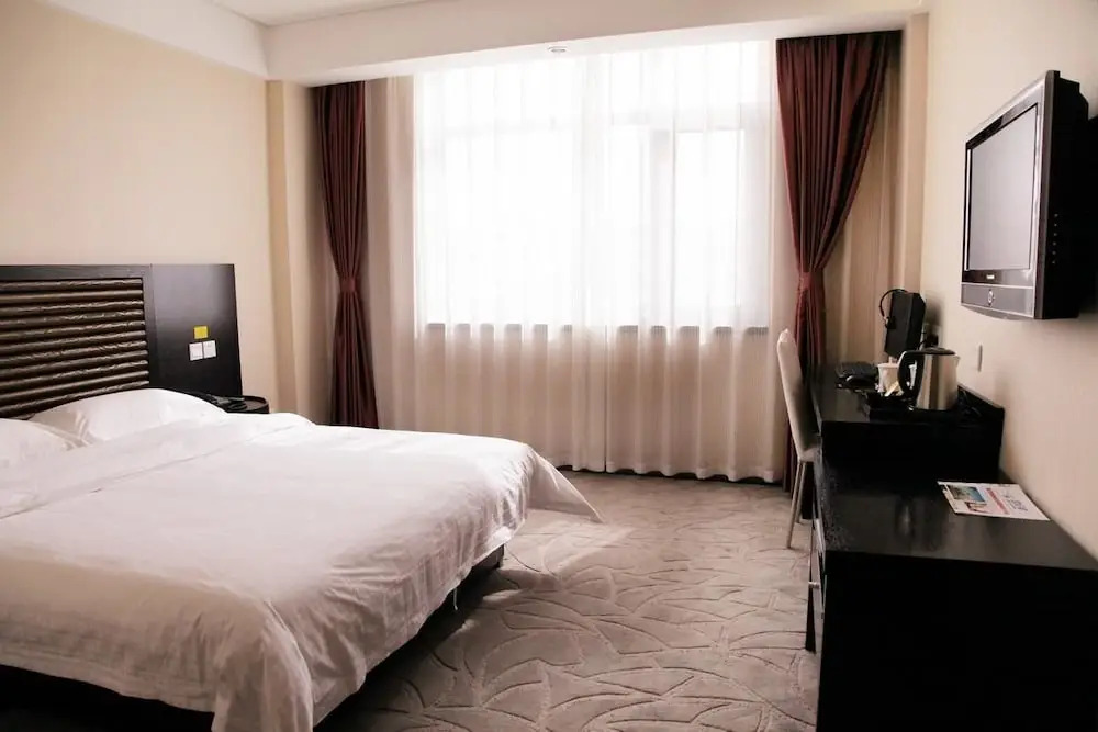 Century Star Holiday Hotel (Nanyang Beijing Avenue Branch)