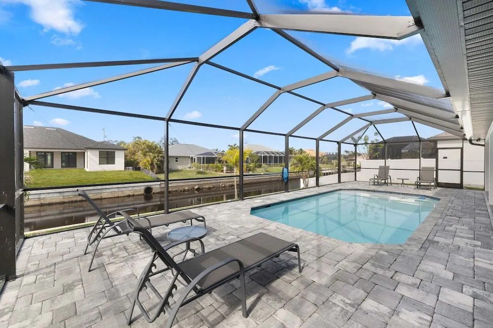 Midpoint Villa
