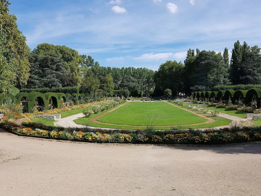 Puits de Jouvence, au coeur des commerces