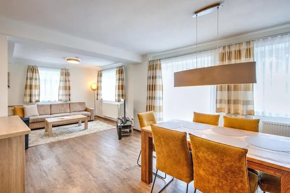 Ski-in/ski-out Brunner Apartment Top 2