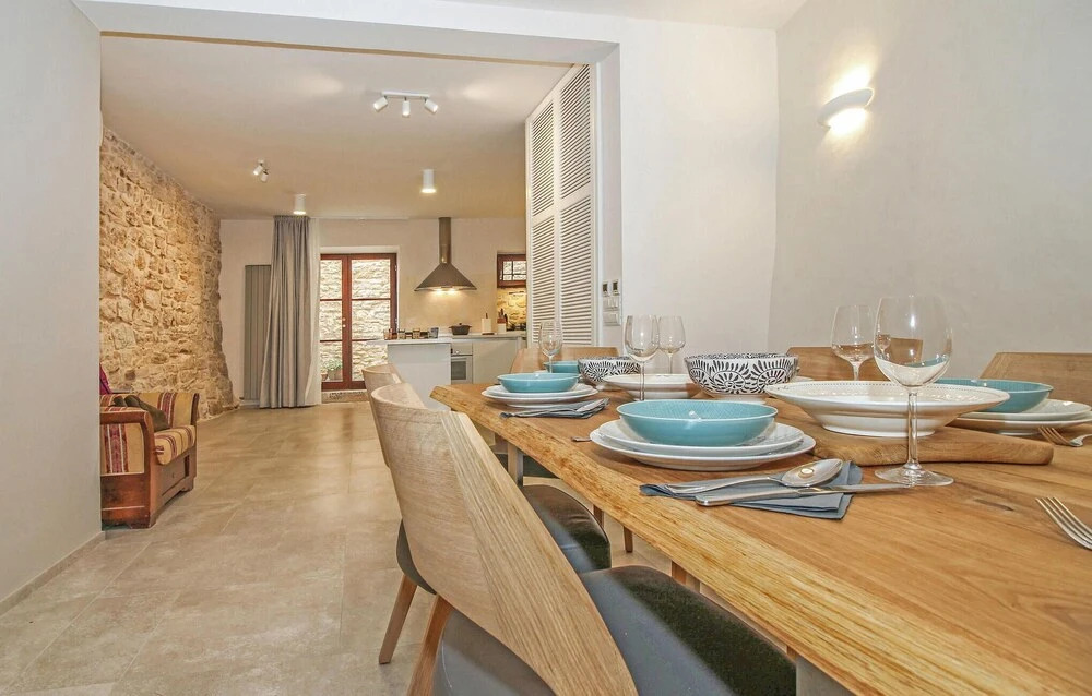 Awesome Home in Bale With 3 Bedrooms and Wifi