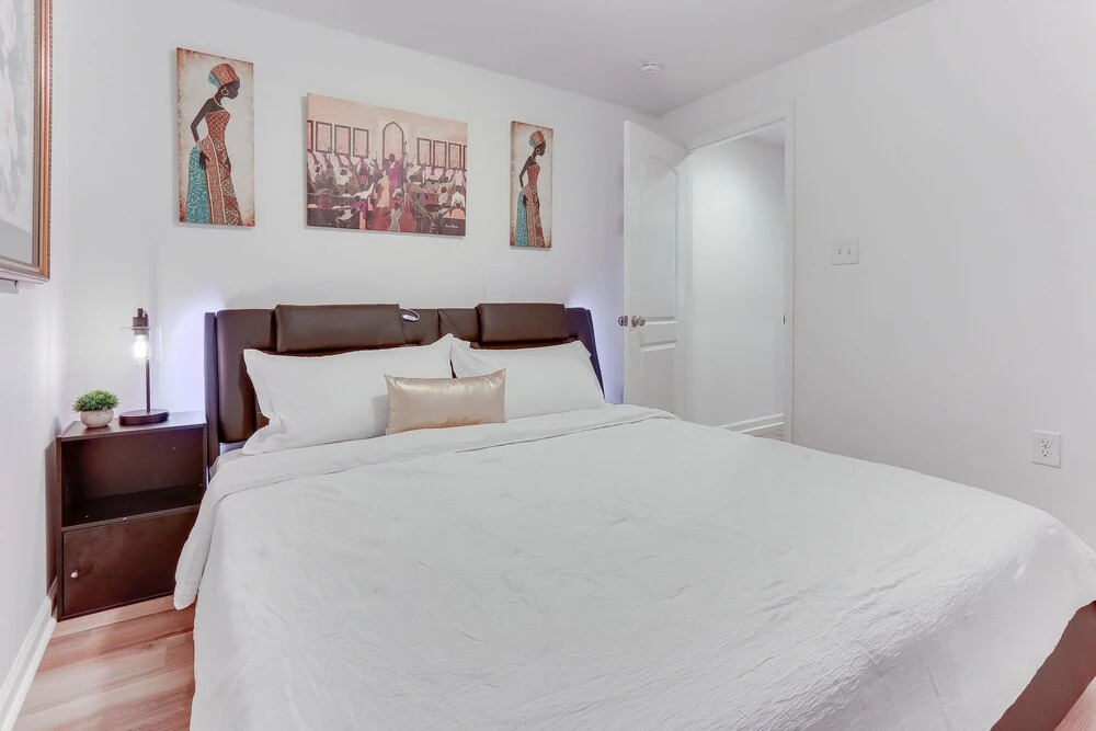 Cozy Inwood Apartment: History, Hiking & Wine!