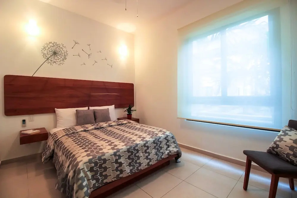 Pool View Condo in Resort by Olahola