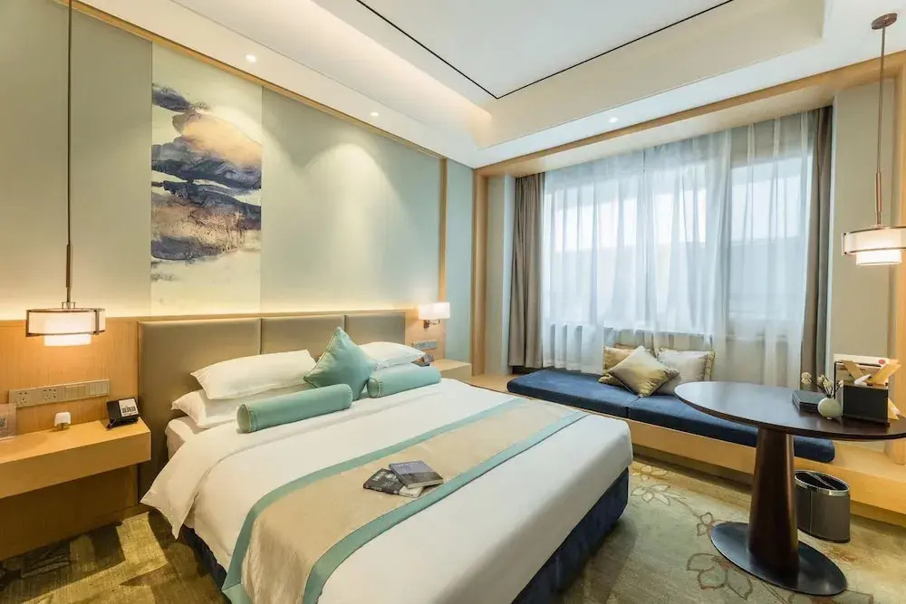 Century Runhua Hotel