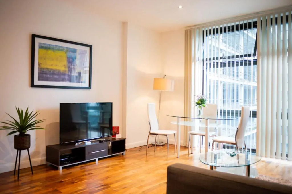 South Quay Serviced Apartments By Mysquare