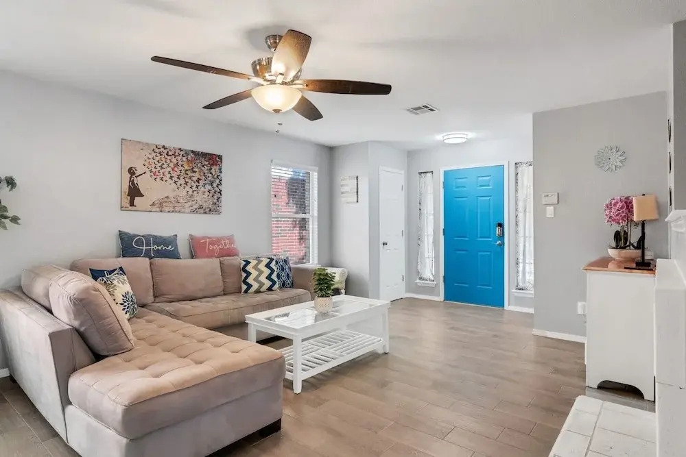 Quiet Austin Stay Near Tech