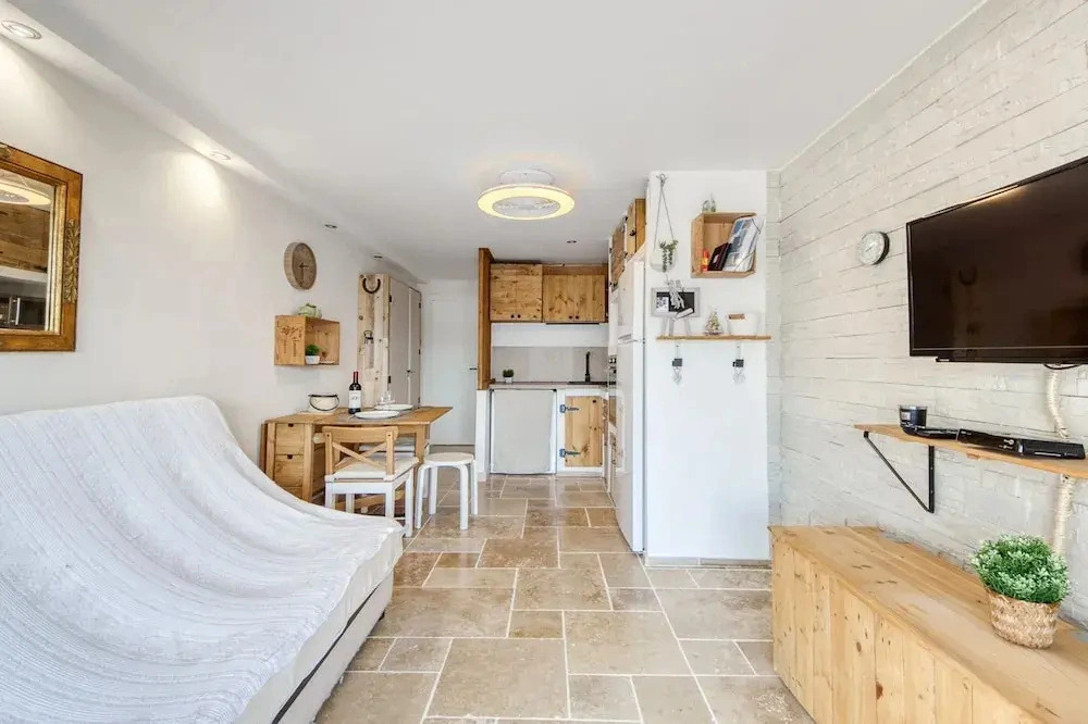 Apartment With Balcony