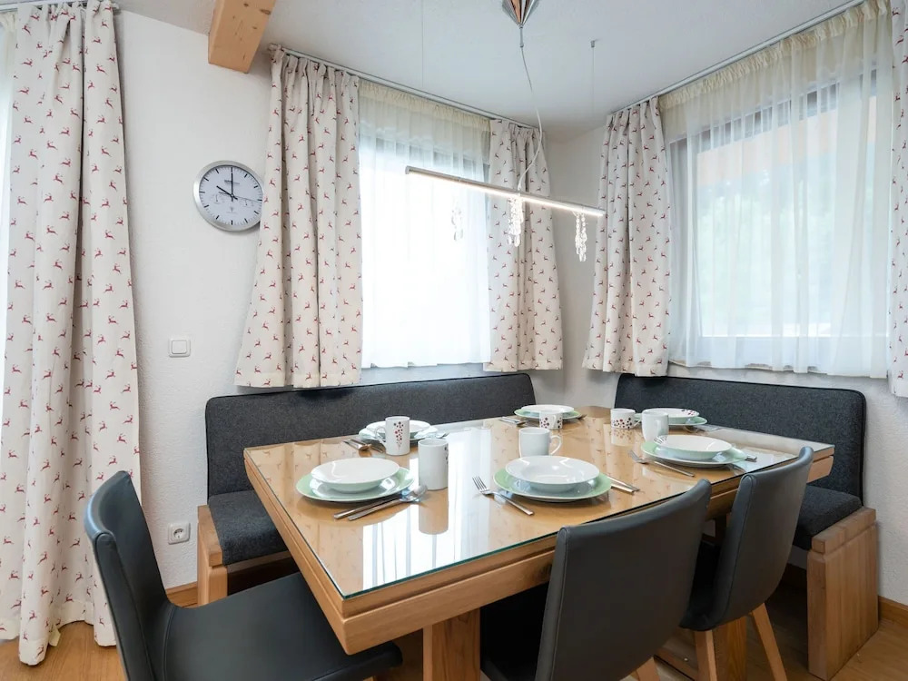 Cozy Chalet in Zell Am See With Balcony