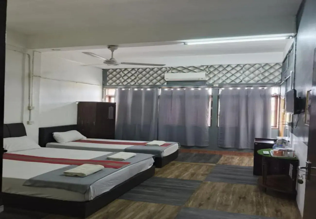 SPOT ON 89994 RZ Gold Hotel